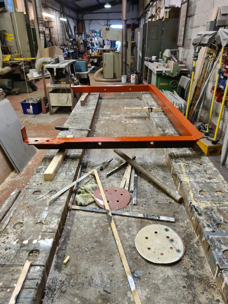 Class 100 battery box mount